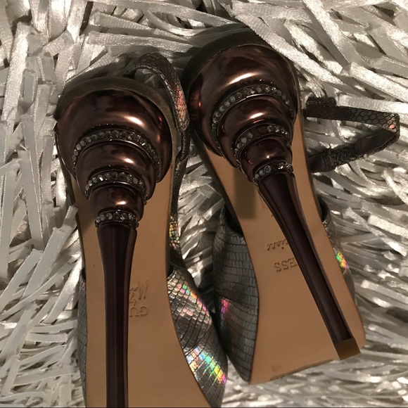 GUESS by Marciano 🌹Simply Gorgeous 🌹 - Picture 7 of 8